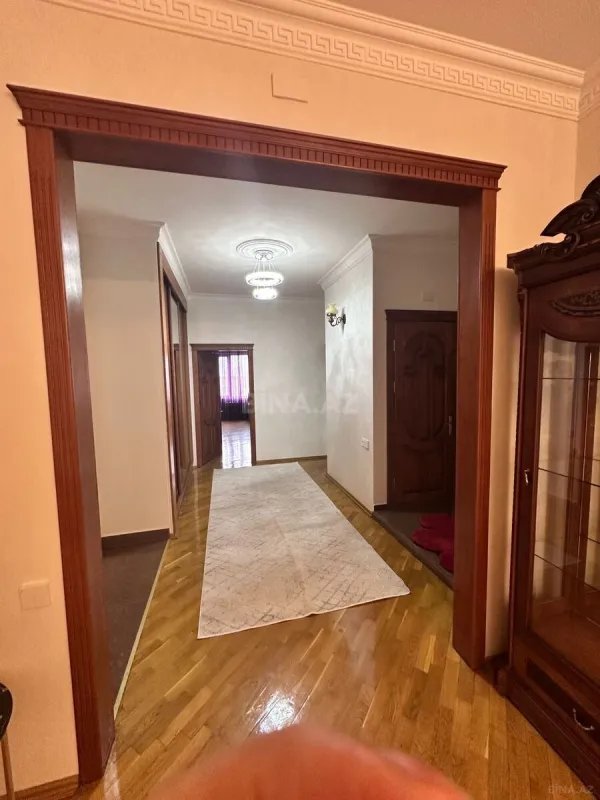 Kirayə verilir 3 otaqlı mənzil 114 m²