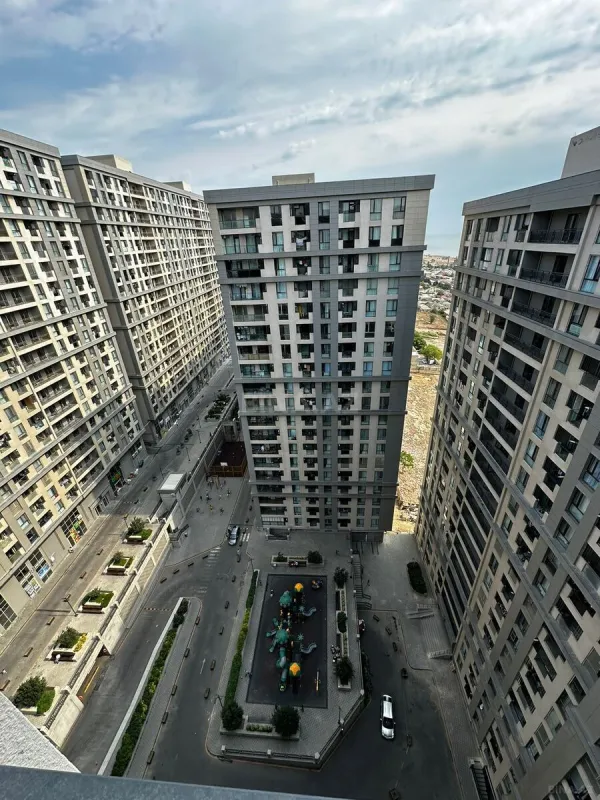 Kirayə verilir 3 otaqlı mənzil 140 m²