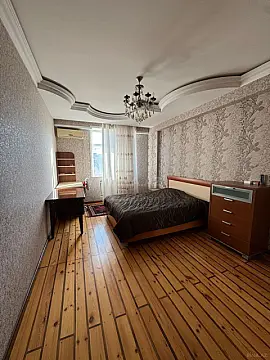 Satılır 3 otaqlı mənzil 124 m²