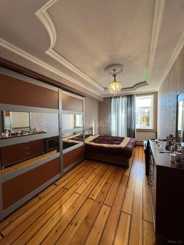Satılır 3 otaqlı mənzil 124 m²