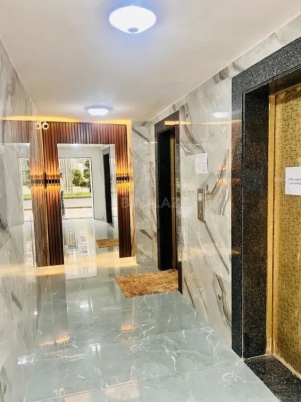 Satılır 4 otaqlı mənzil 195 m²