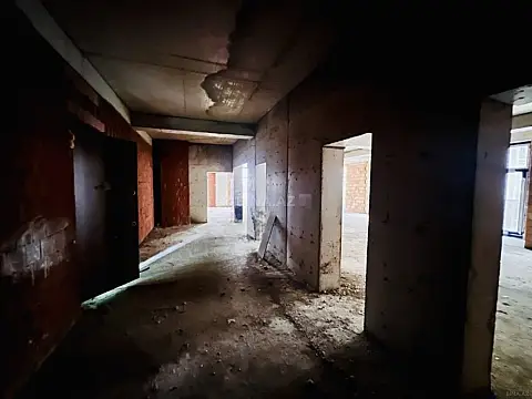 Satılır 4 otaqlı mənzil 195 m²