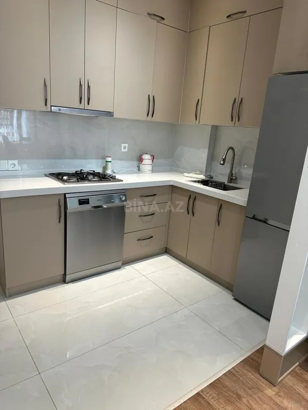 Kirayə verilir 2 otaqlı mənzil 60 m²