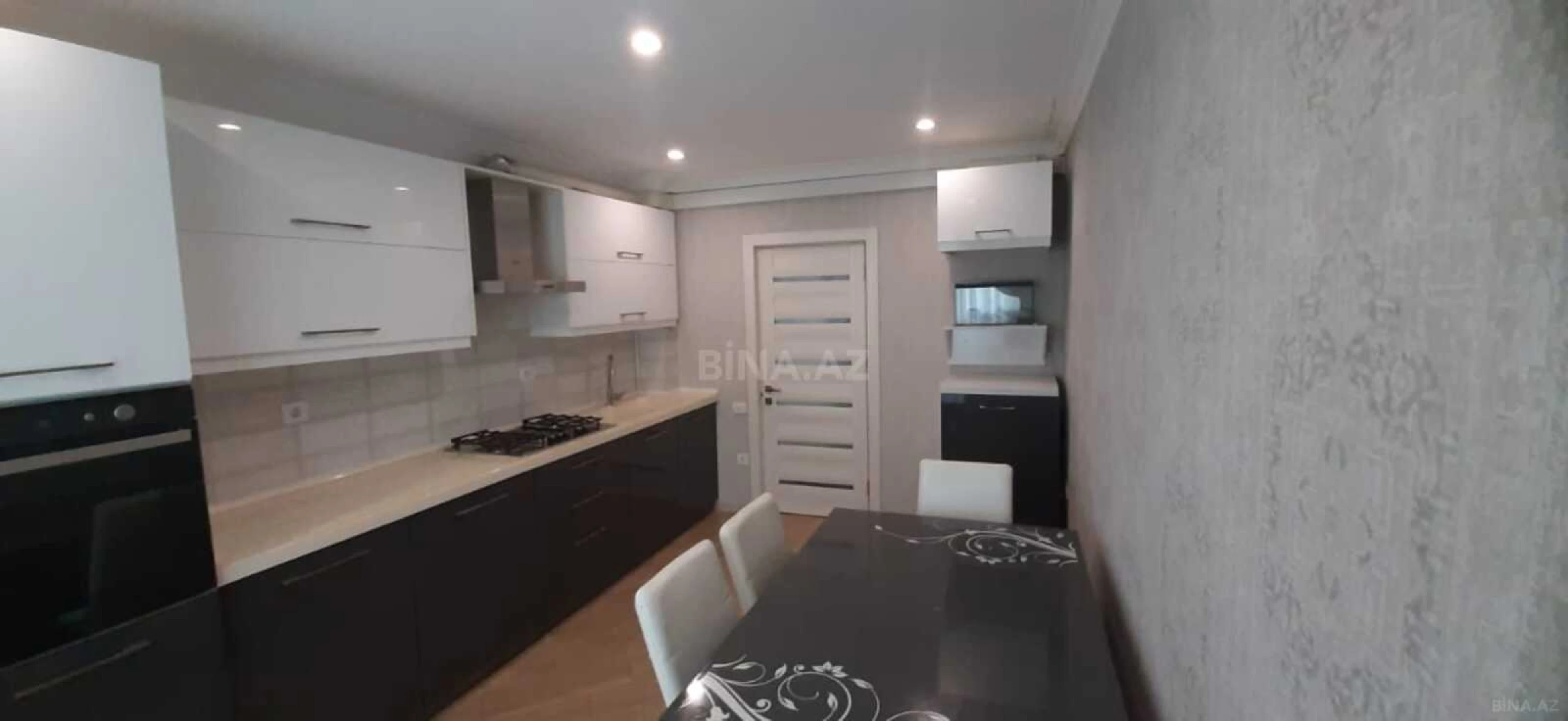 Satılır 3 otaqlı mənzil 82 m²