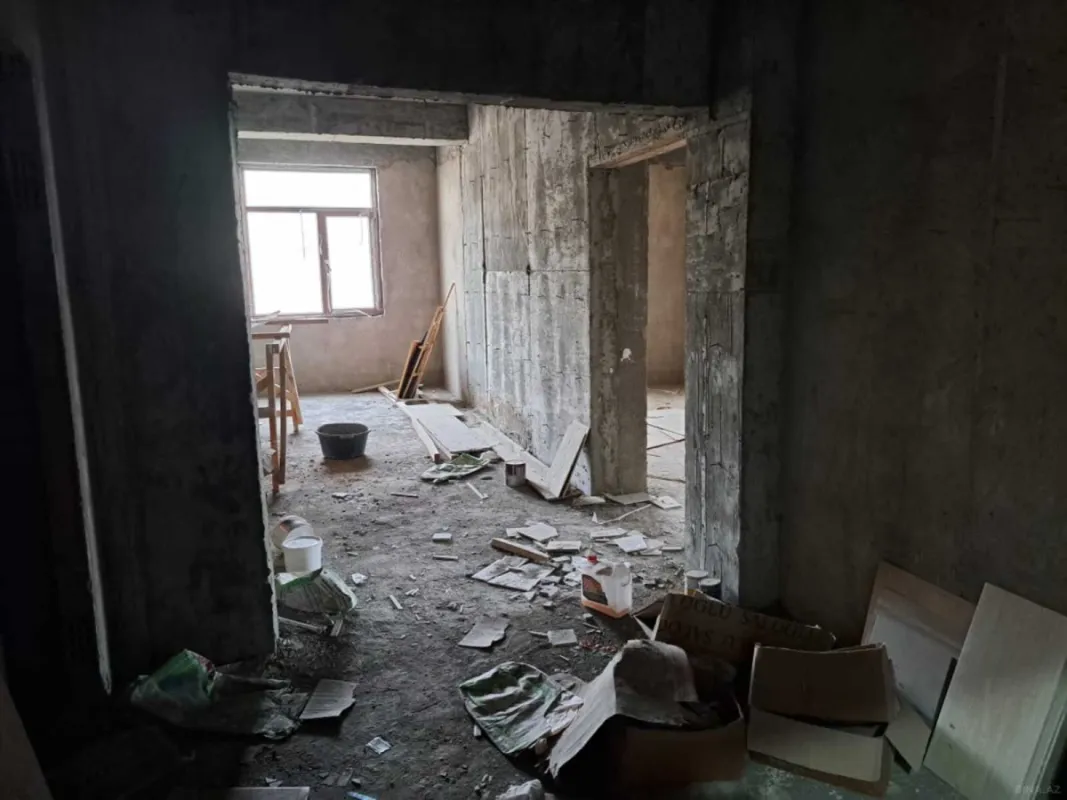 Satılır 3 otaqlı mənzil 112 m²