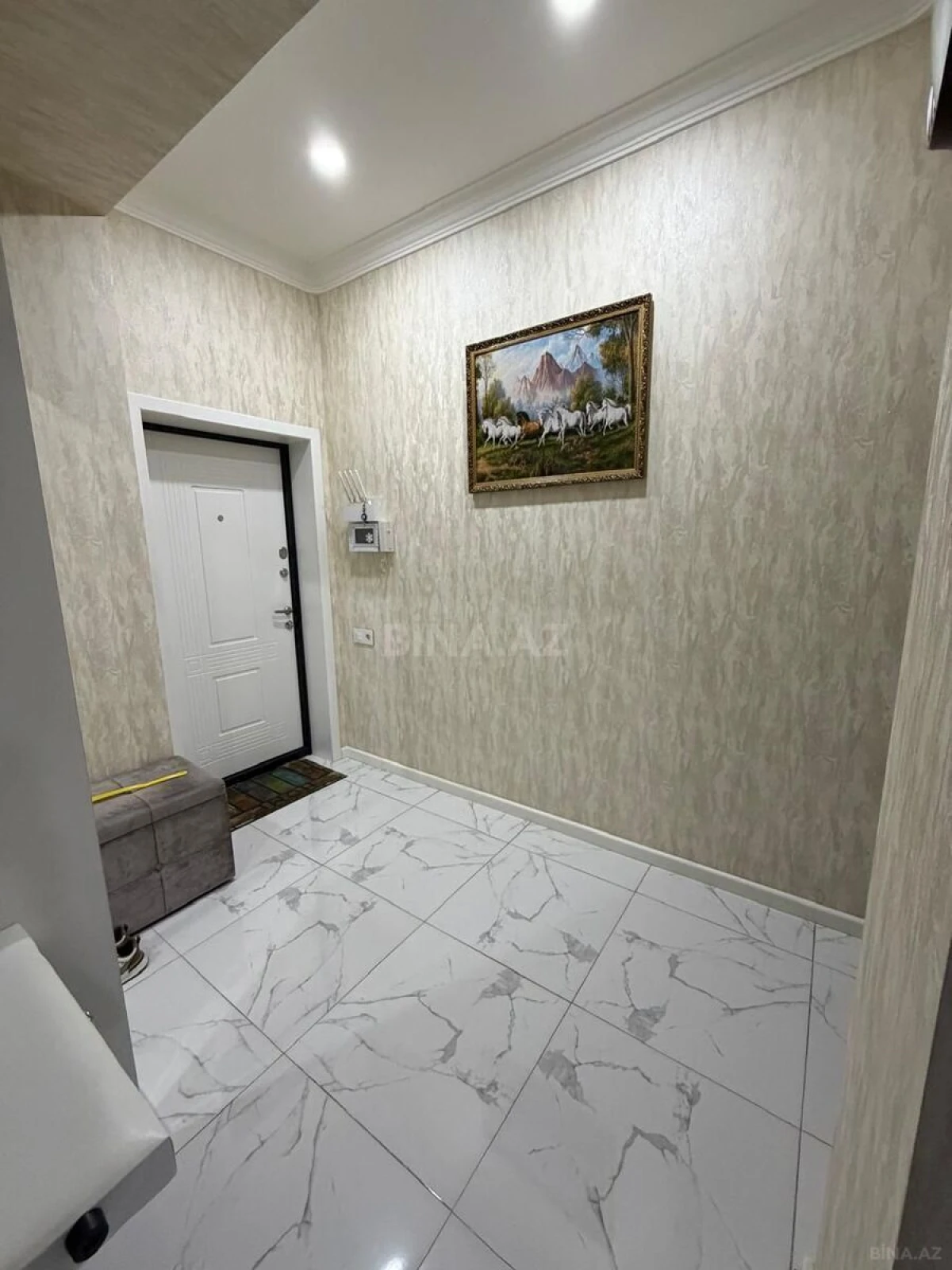 Satılır 2 otaqlı mənzil 75 m²