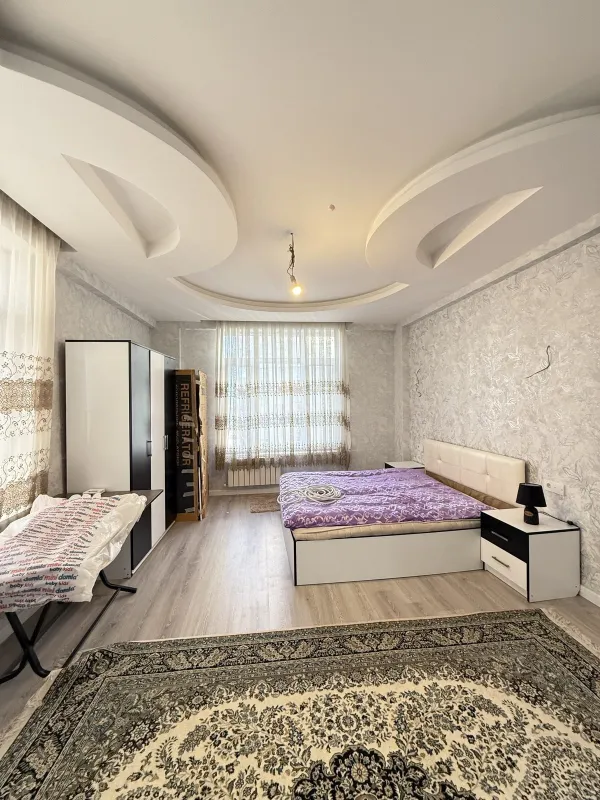 Kirayə verilir 3 otaqlı mənzil 140 m²