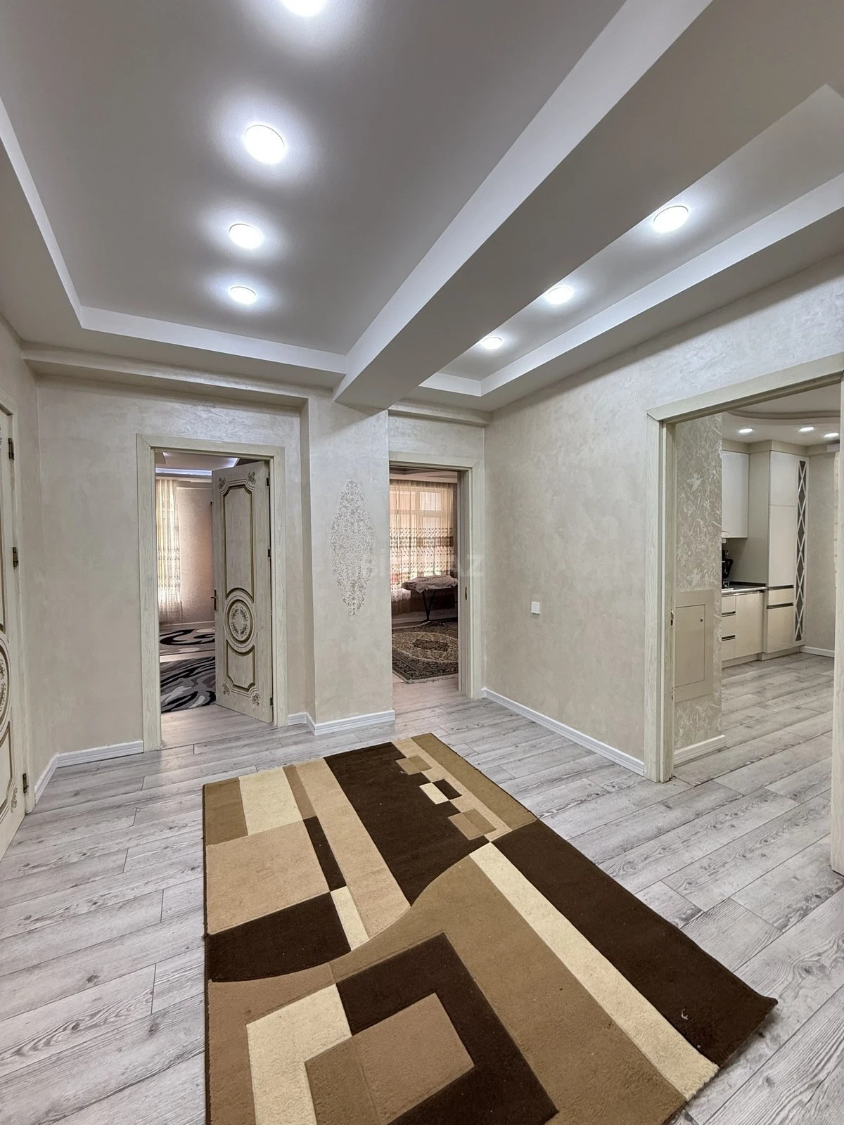 Kirayə verilir 3 otaqlı mənzil 140 m²
