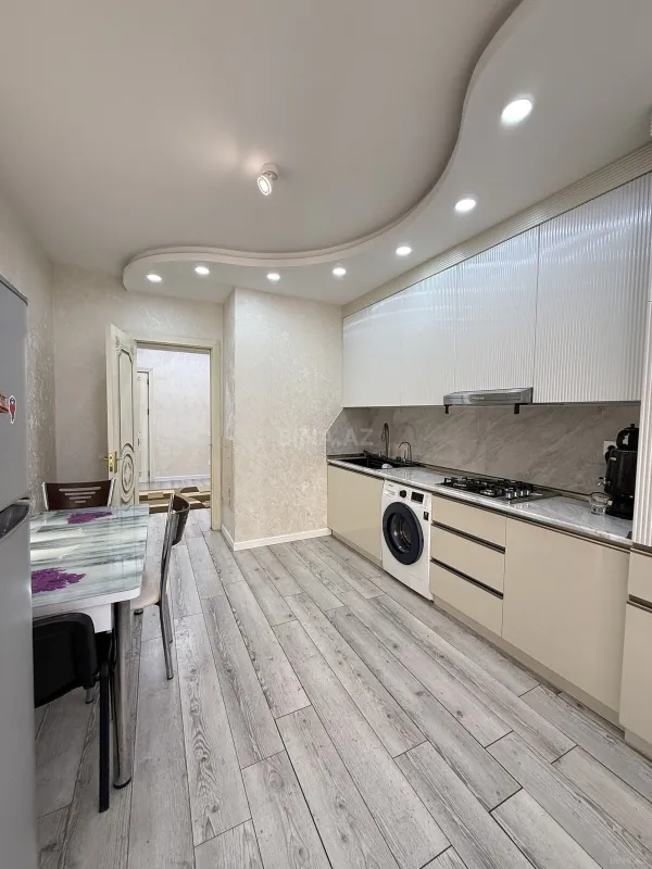 Kirayə verilir 3 otaqlı mənzil 140 m²