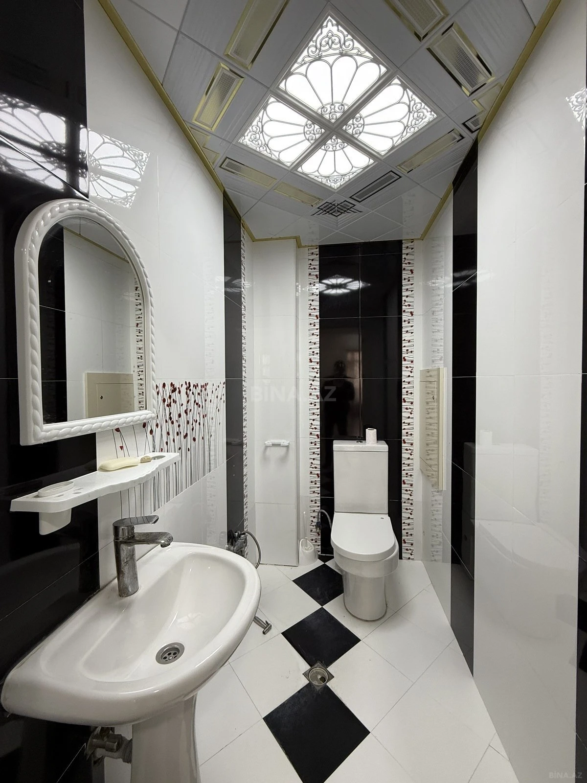 Kirayə verilir 3 otaqlı mənzil 140 m²