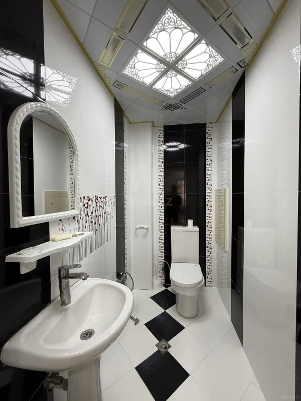 Kirayə verilir 3 otaqlı mənzil 140 m²