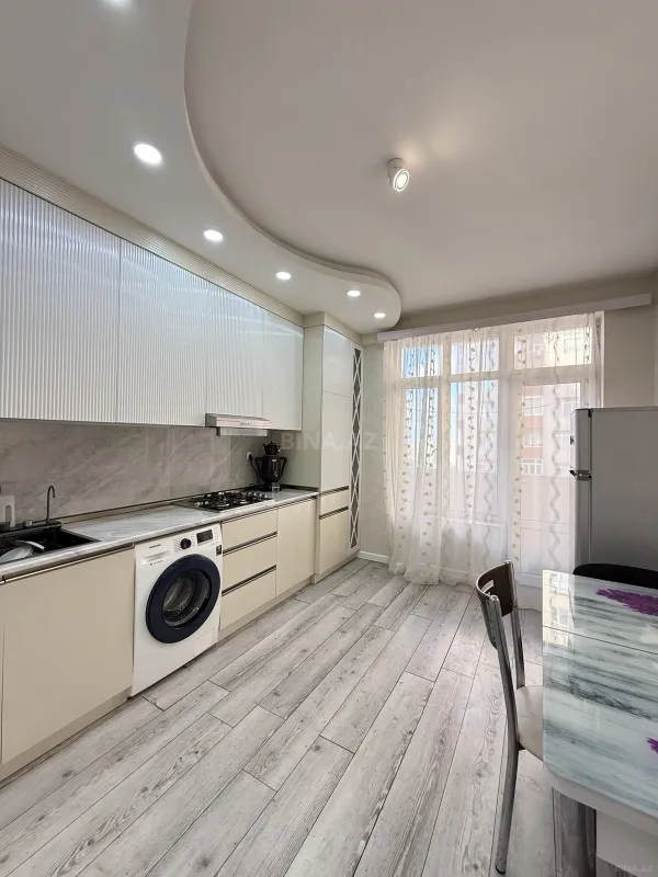 Kirayə verilir 3 otaqlı mənzil 140 m²