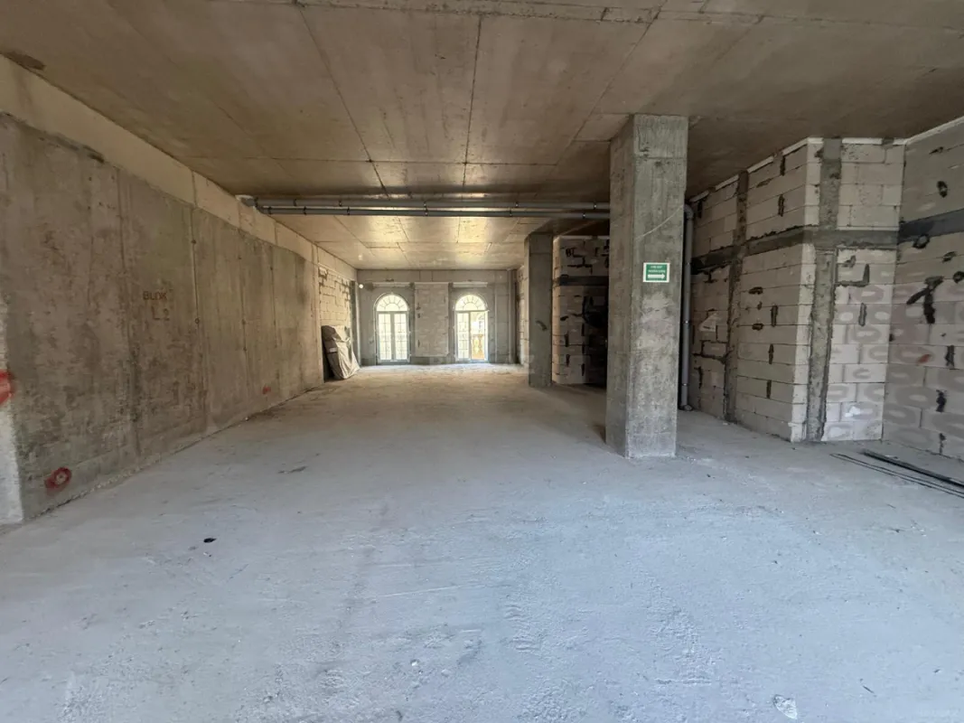 Satılır 4 otaqlı mənzil 148 m²