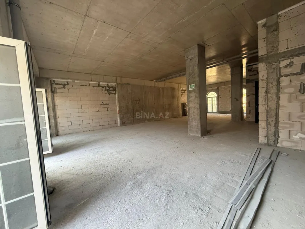 Satılır 4 otaqlı mənzil 148 m²