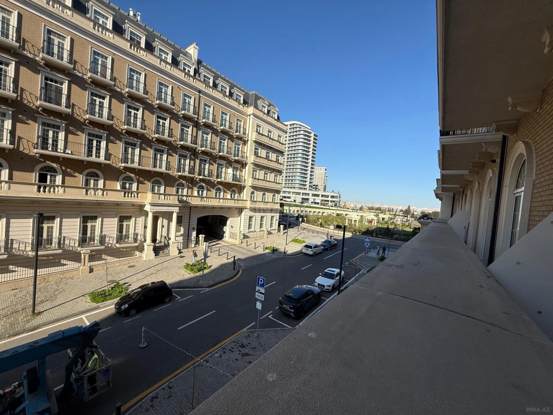 Satılır 4 otaqlı mənzil 148 m²