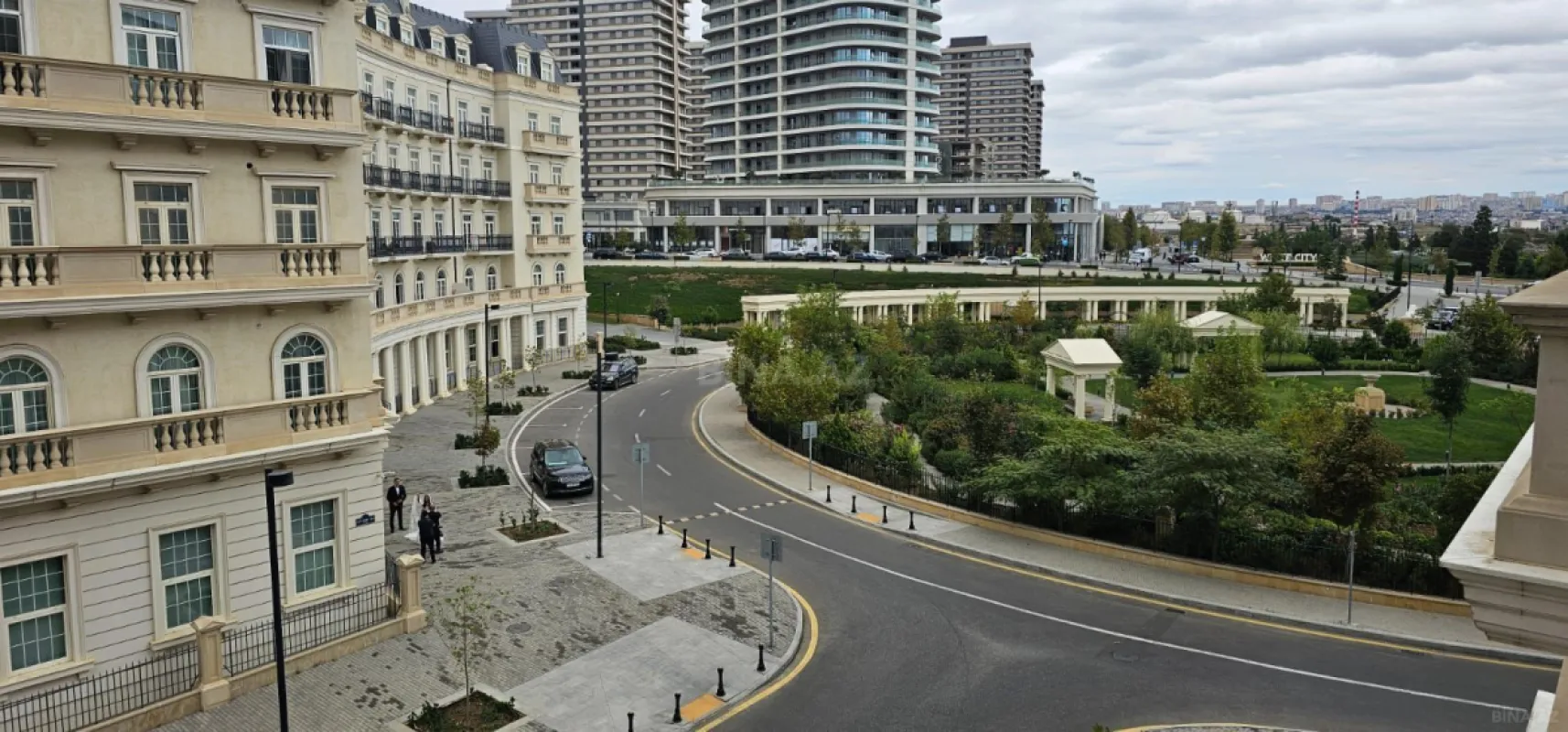 Satılır 4 otaqlı mənzil 148 m²