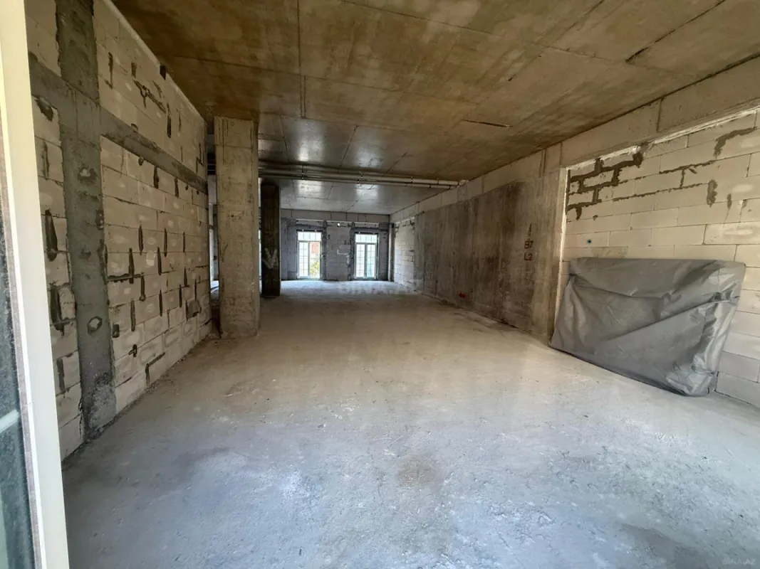 Satılır 4 otaqlı mənzil 148 m²