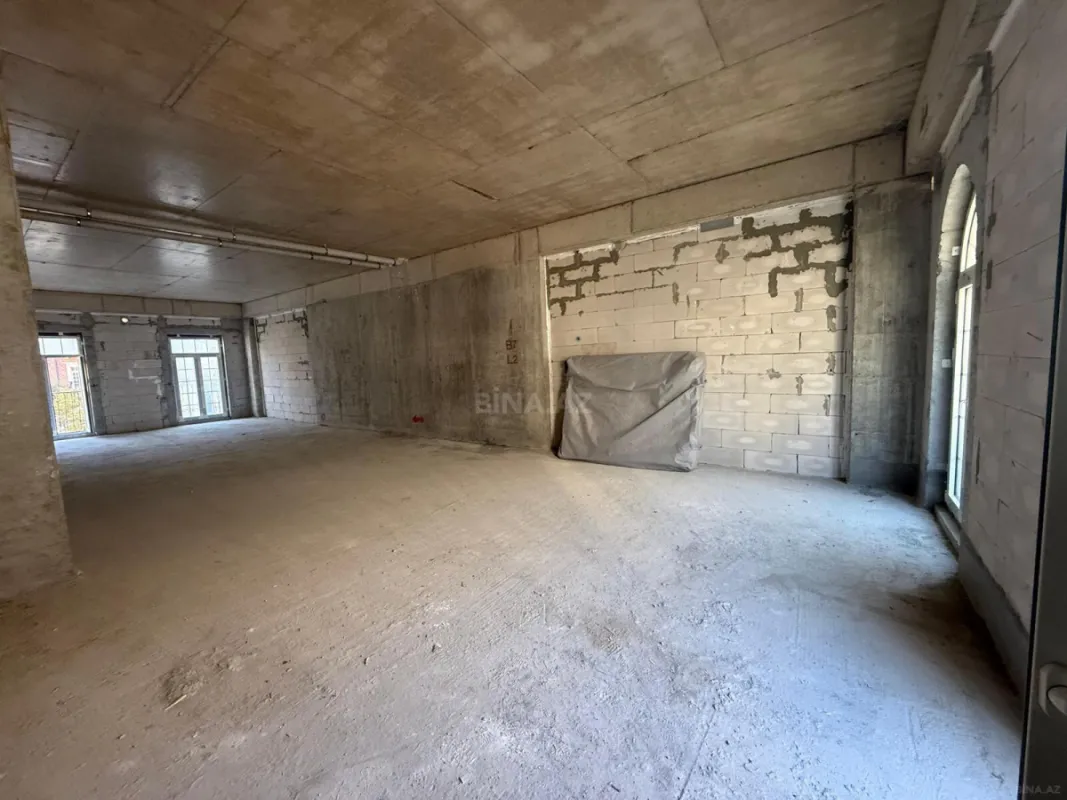 Satılır 4 otaqlı mənzil 148 m²