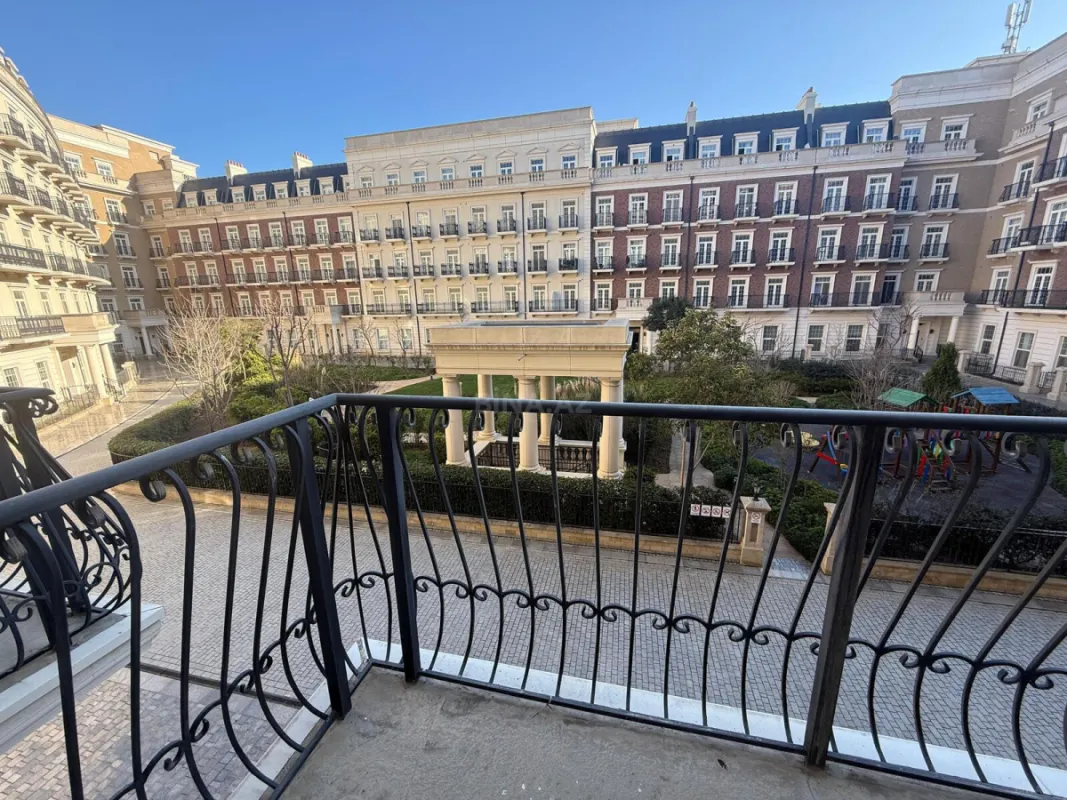 Satılır 4 otaqlı mənzil 148 m²