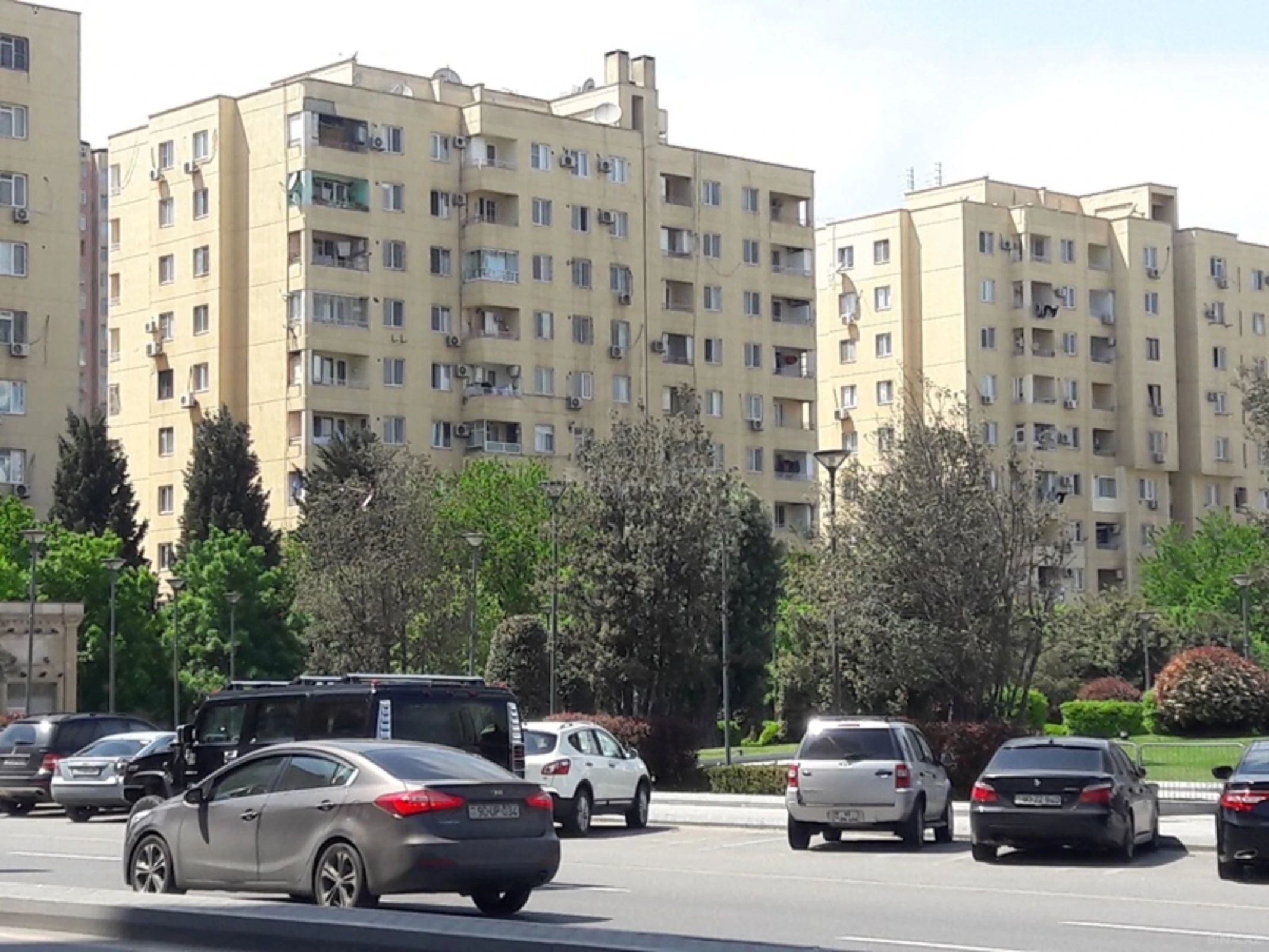 Satılır 3 otaqlı mənzil 96 m²
