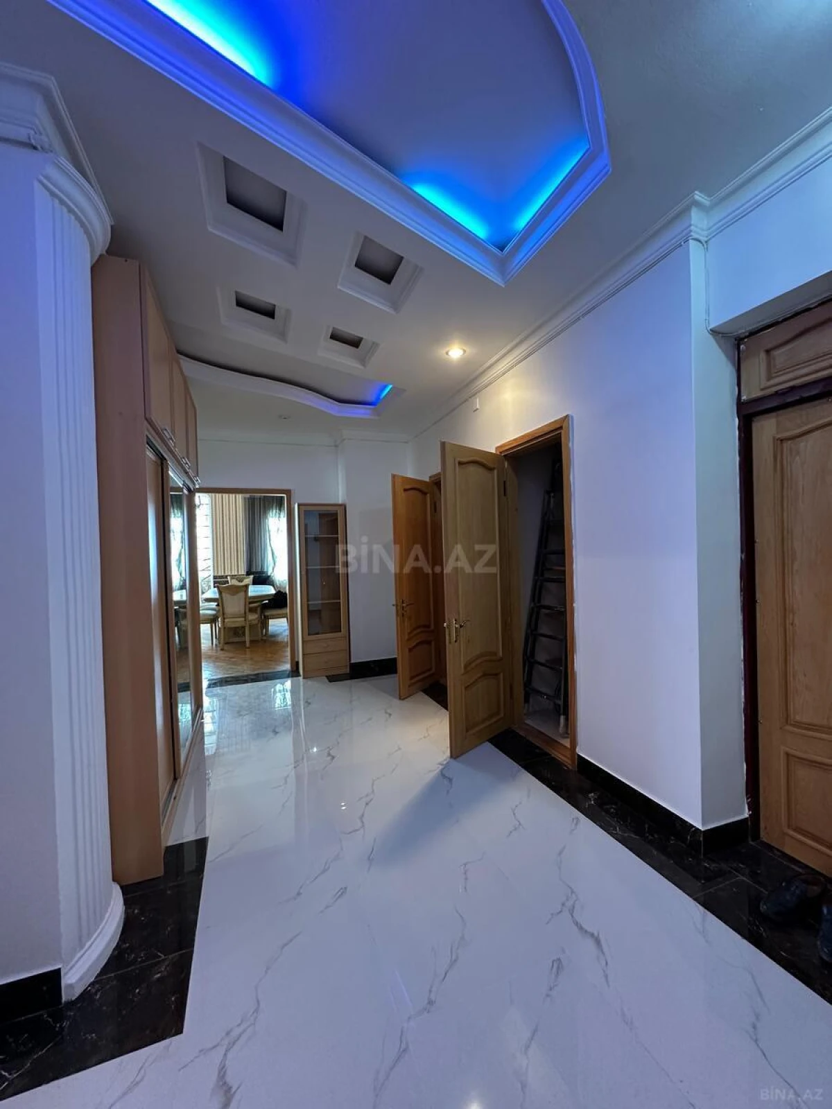 Satılır 3 otaqlı mənzil 143 m²