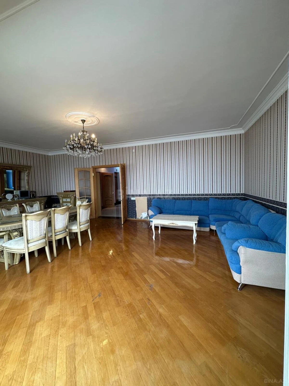 Satılır 3 otaqlı mənzil 143 m²