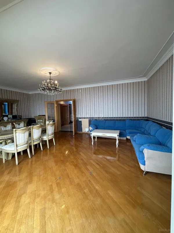 Satılır 3 otaqlı mənzil 143 m²