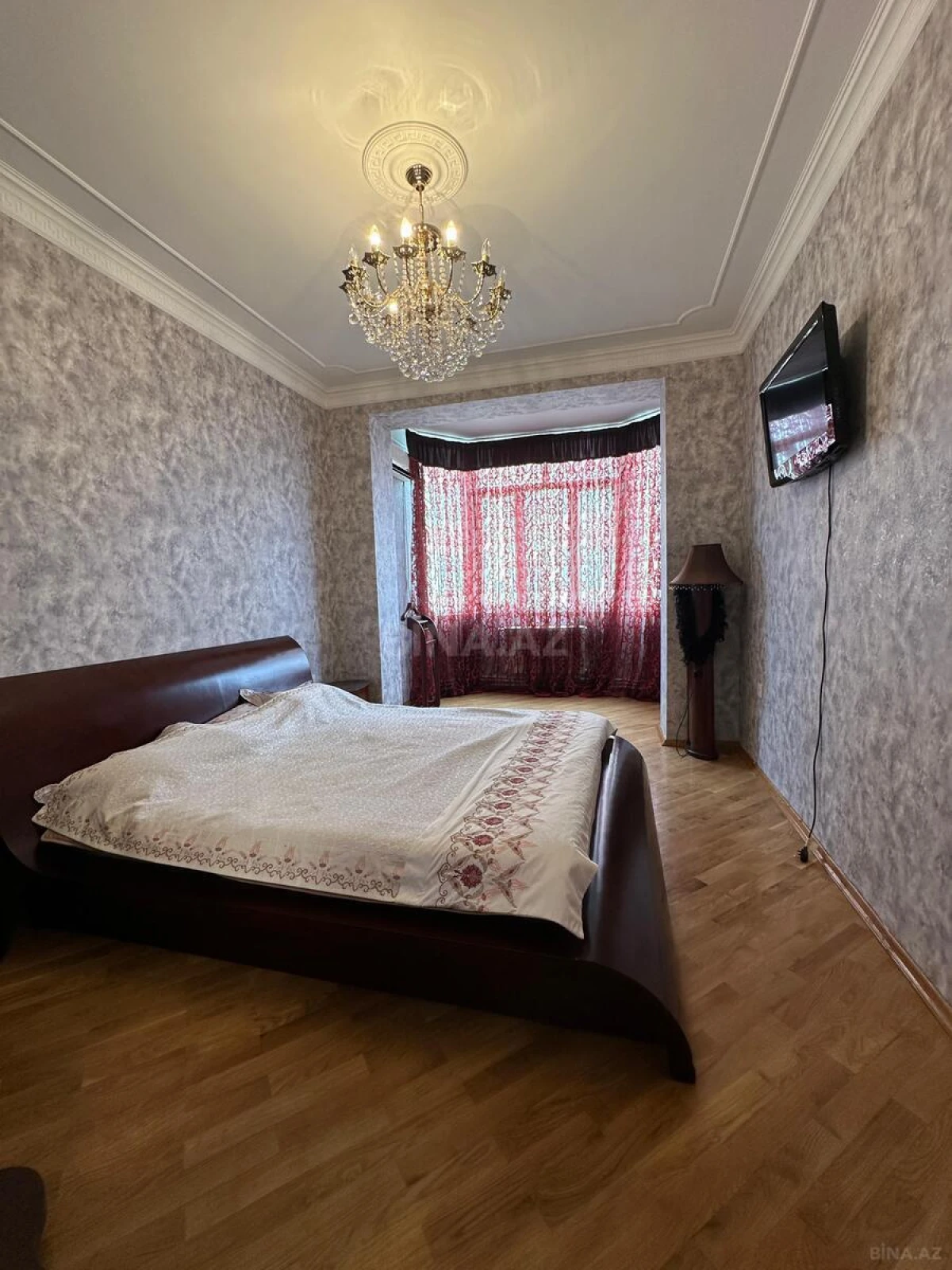 Satılır 3 otaqlı mənzil 143 m²