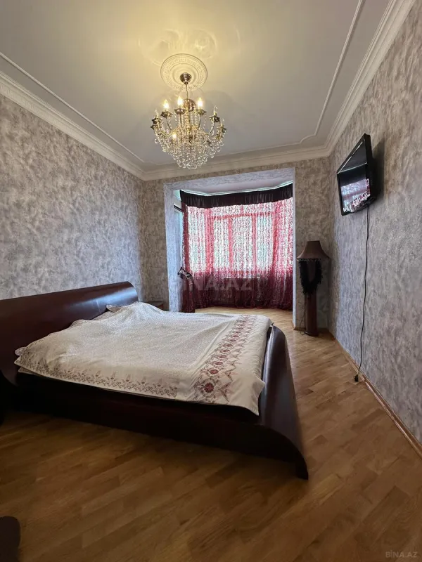Satılır 3 otaqlı mənzil 143 m²