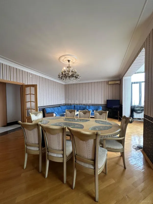 Satılır 3 otaqlı mənzil 143 m²