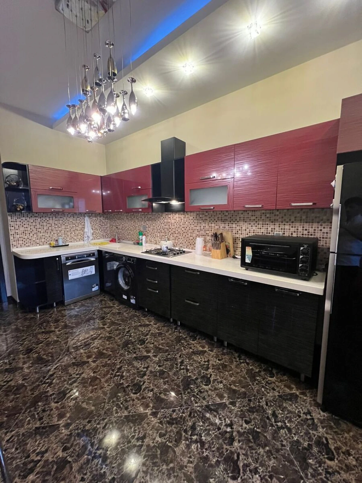 Satılır 3 otaqlı mənzil 170 m²