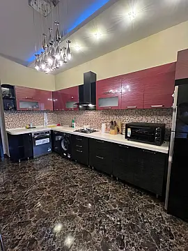 Satılır 3 otaqlı mənzil 170 m²