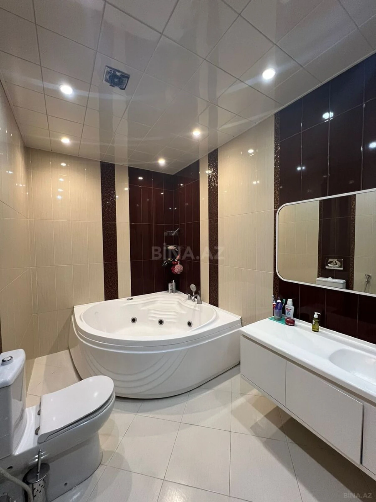 Satılır 3 otaqlı mənzil 170 m²