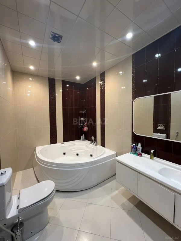 Satılır 3 otaqlı mənzil 170 m²