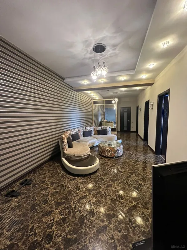 Satılır 3 otaqlı mənzil 170 m²