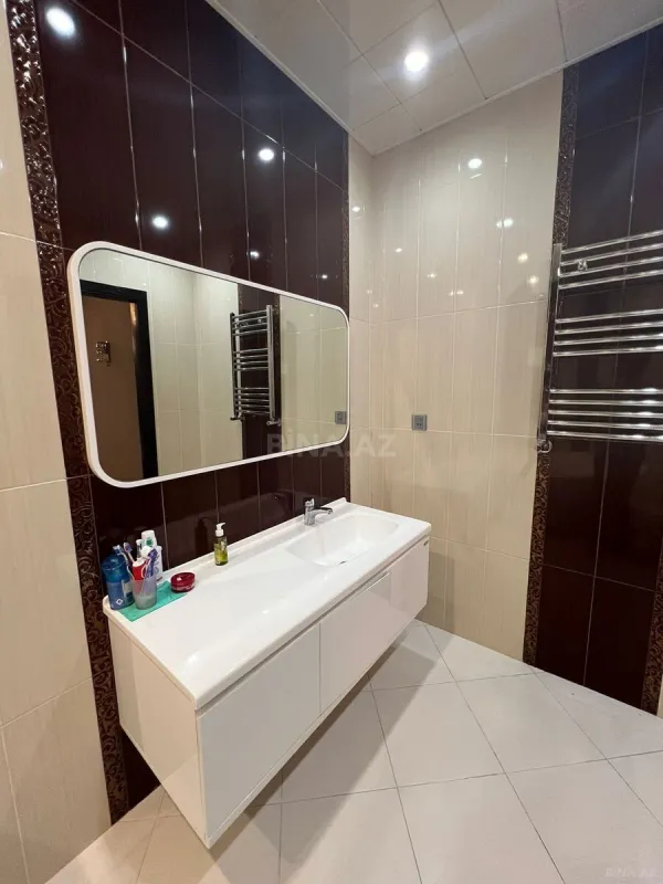 Satılır 3 otaqlı mənzil 170 m²