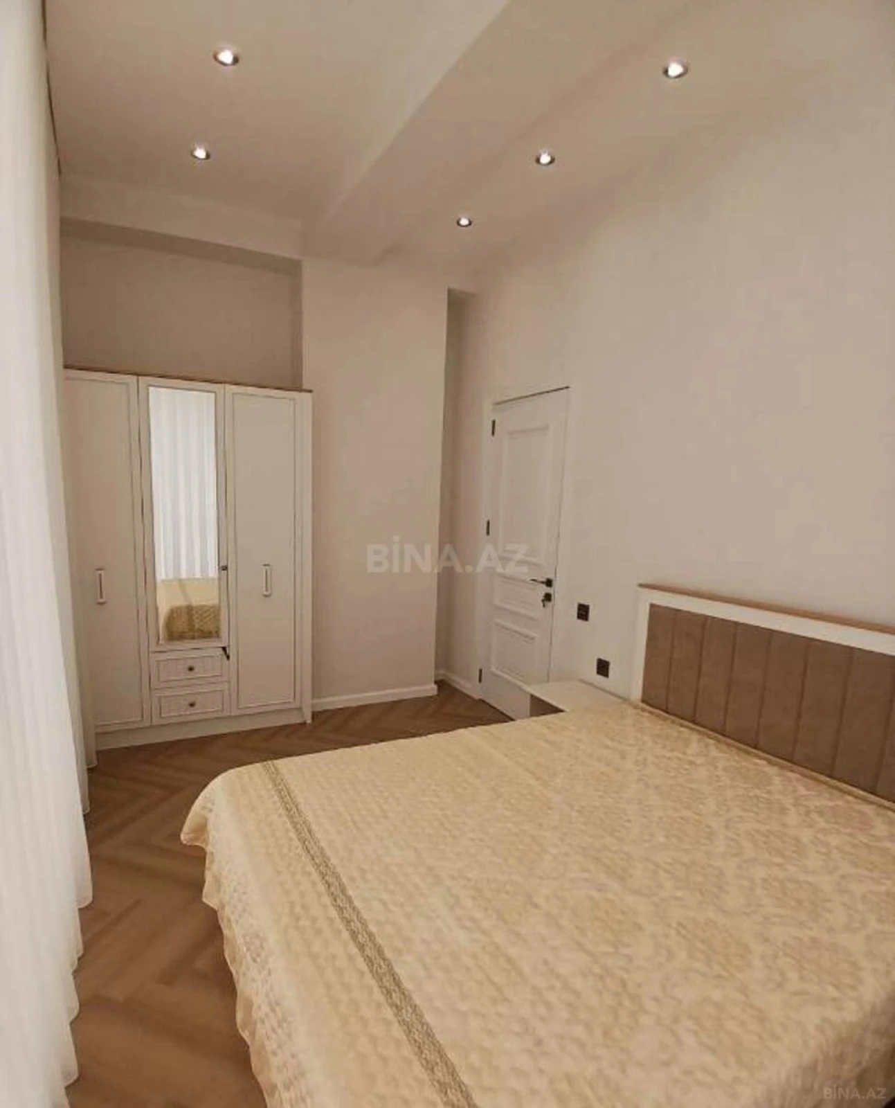 Satılır 3 otaqlı mənzil 75 m²
