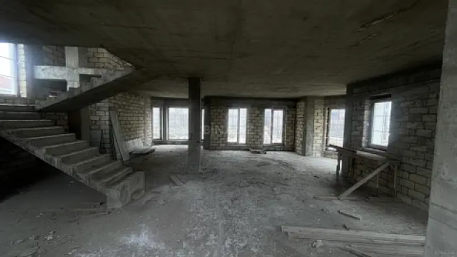 Satılır həyət evi 440 m²