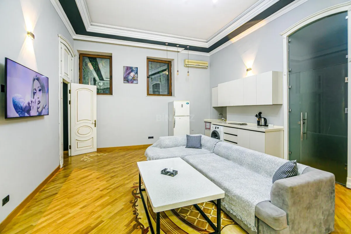 Kirayə verilir 4 otaqlı mənzil 150 m²