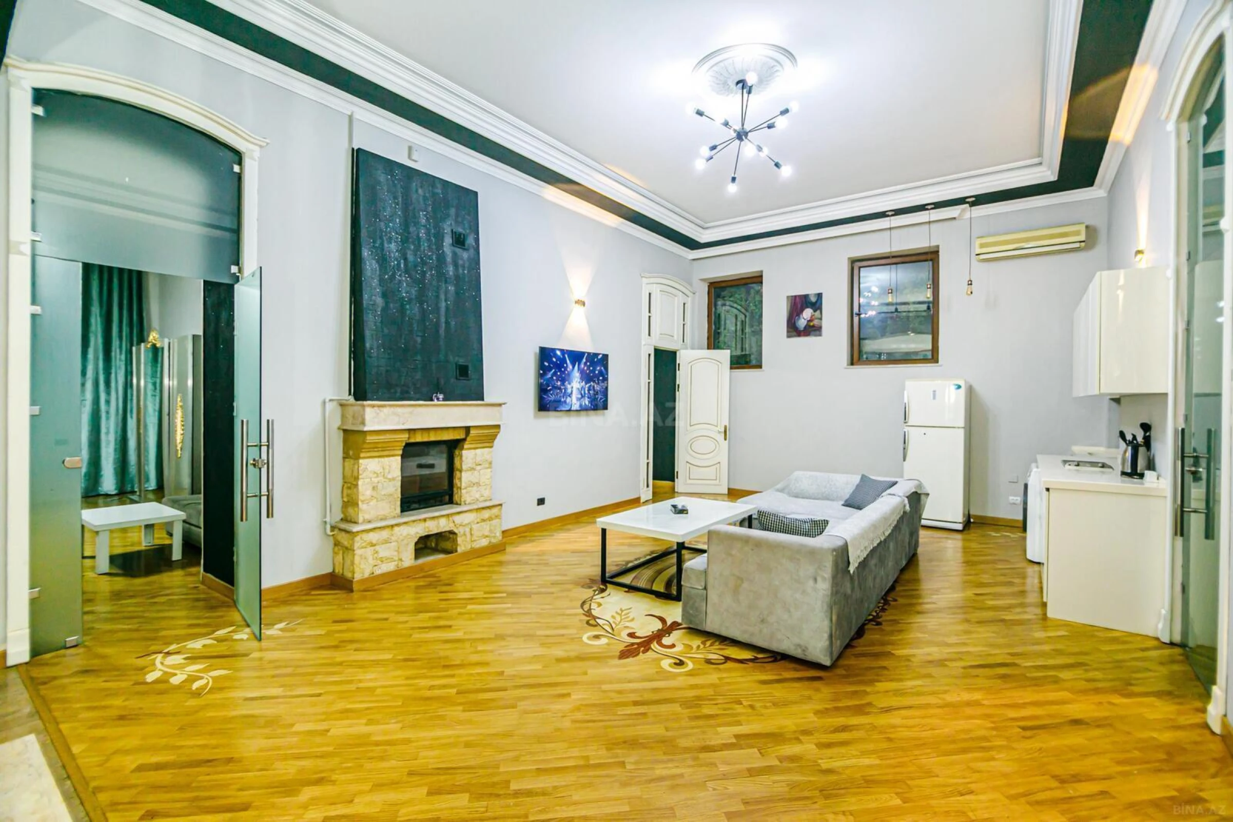 Kirayə verilir 4 otaqlı mənzil 150 m²