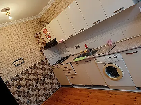 Kirayə verilir 2 otaqlı mənzil 75 m²