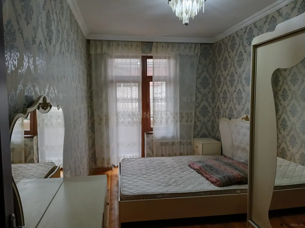 Kirayə verilir 2 otaqlı mənzil 75 m²