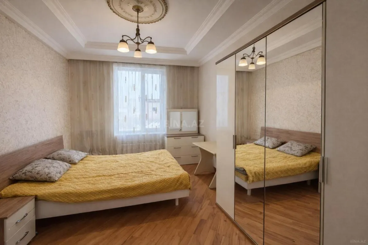Satılır 3 otaqlı mənzil 109 m²