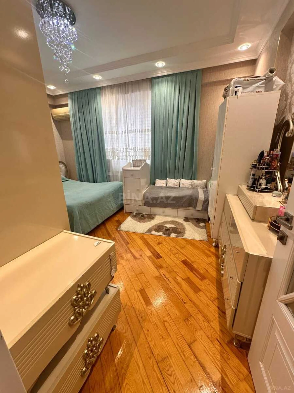 Satılır 2 otaqlı mənzil 77.8 m²