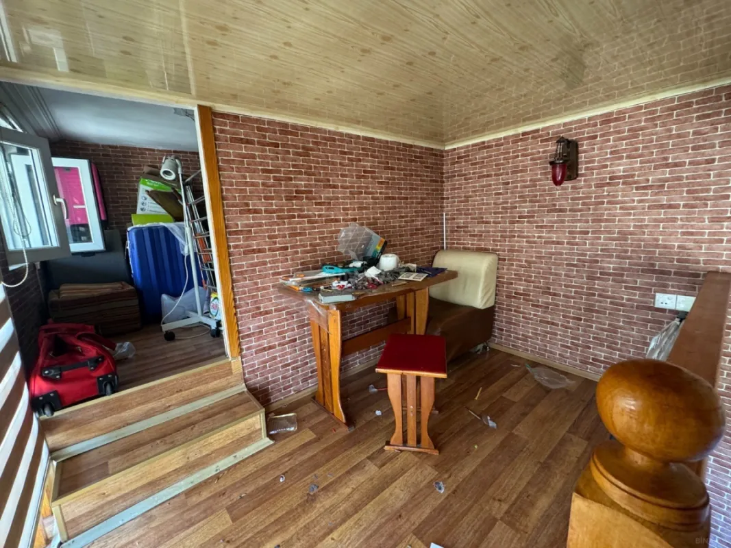 Satılır 4 otaqlı mənzil 120 m²