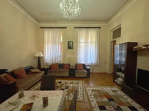Satılır 4 otaqlı mənzil 120 m²
