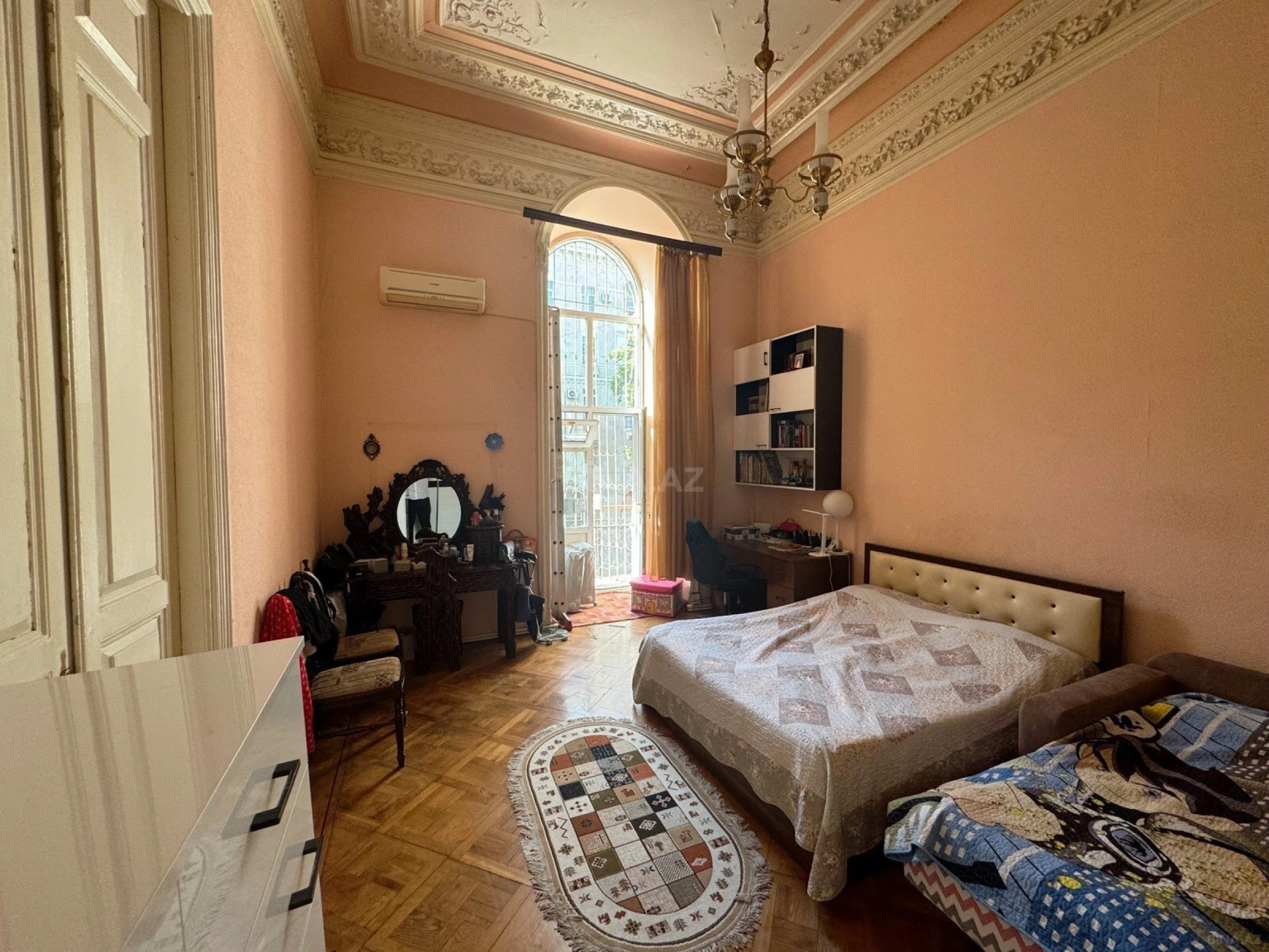 Satılır 4 otaqlı mənzil 120 m²