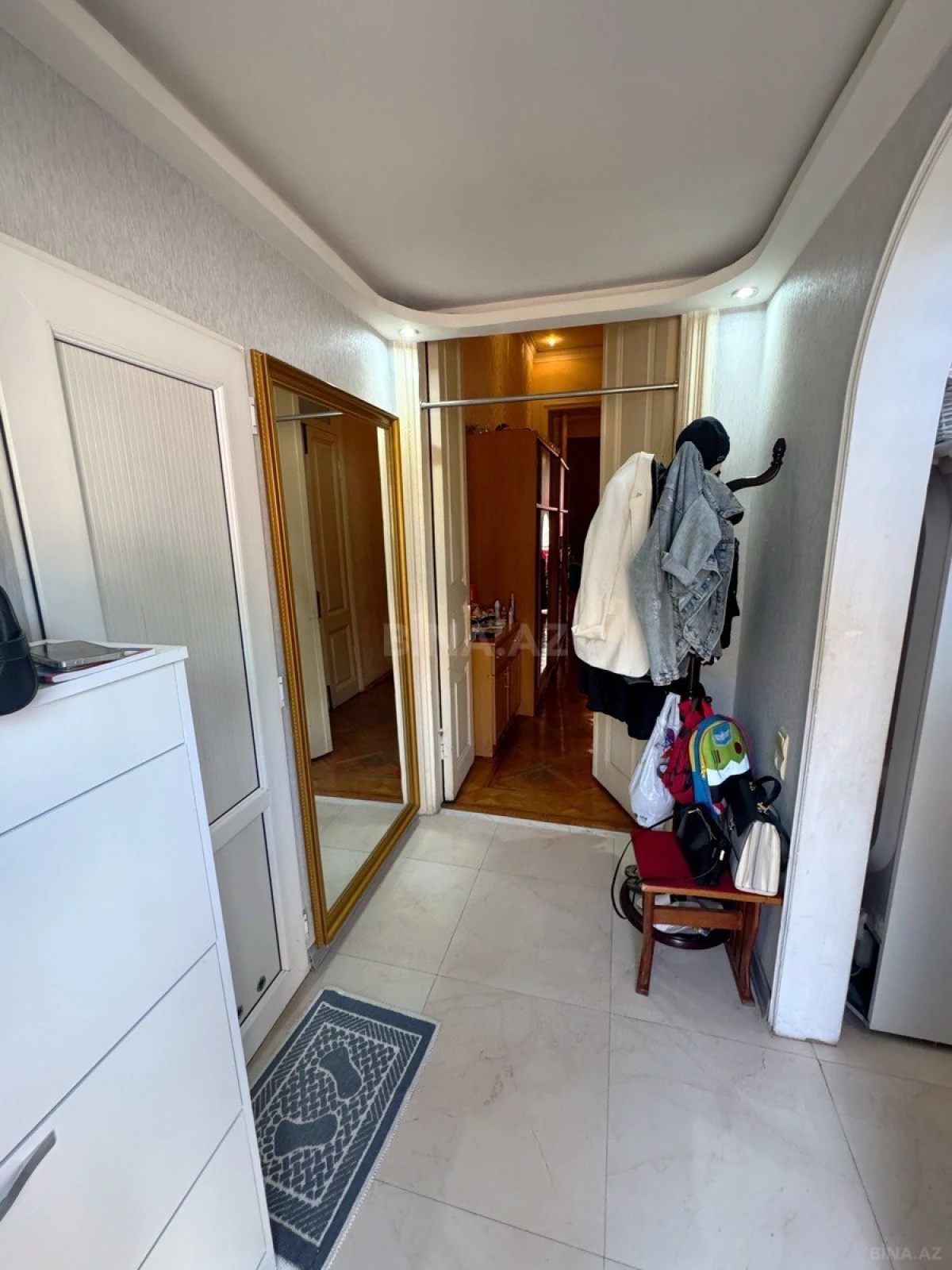 Satılır 4 otaqlı mənzil 120 m²