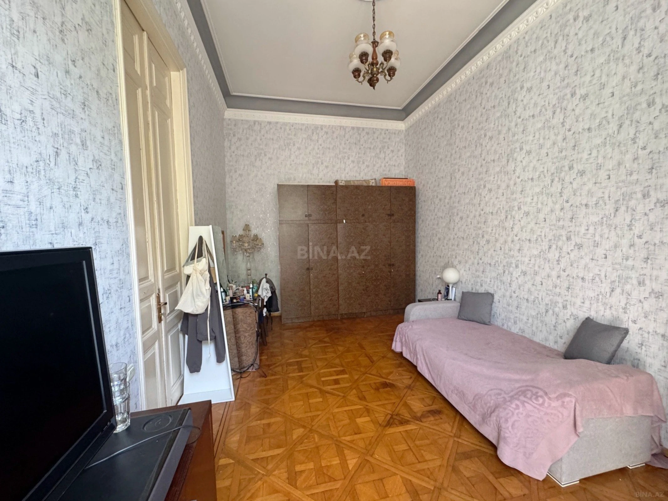 Satılır 4 otaqlı mənzil 120 m²
