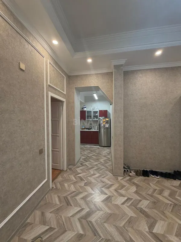 Satılır 4 otaqlı mənzil 148 m²